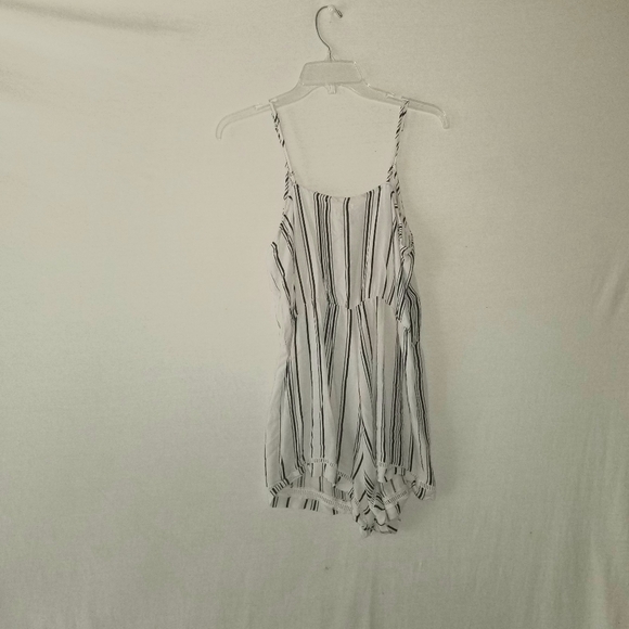 L.A. Hearts Romper - Picture 2 of 2